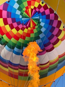Picture of a hot air balloon with many colours