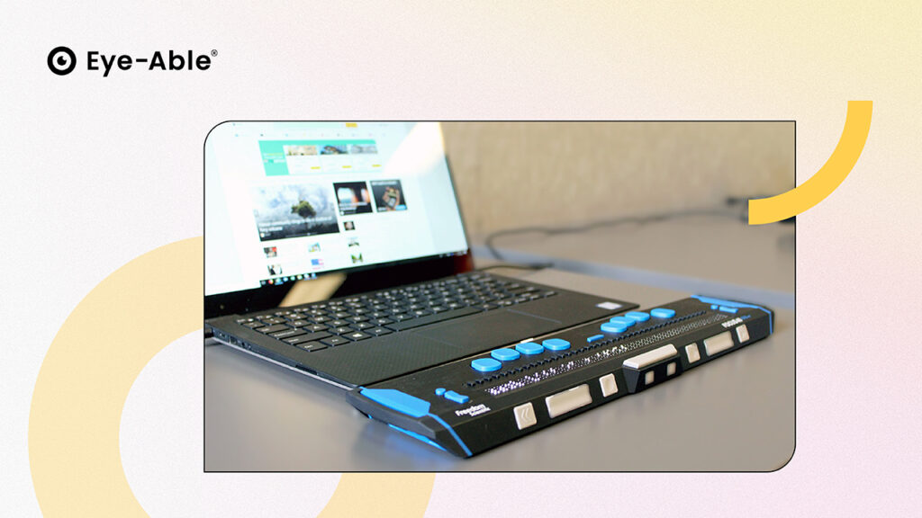 De afbeelding toont een laptoptoetsenbord met een schermlezer aangesloten.